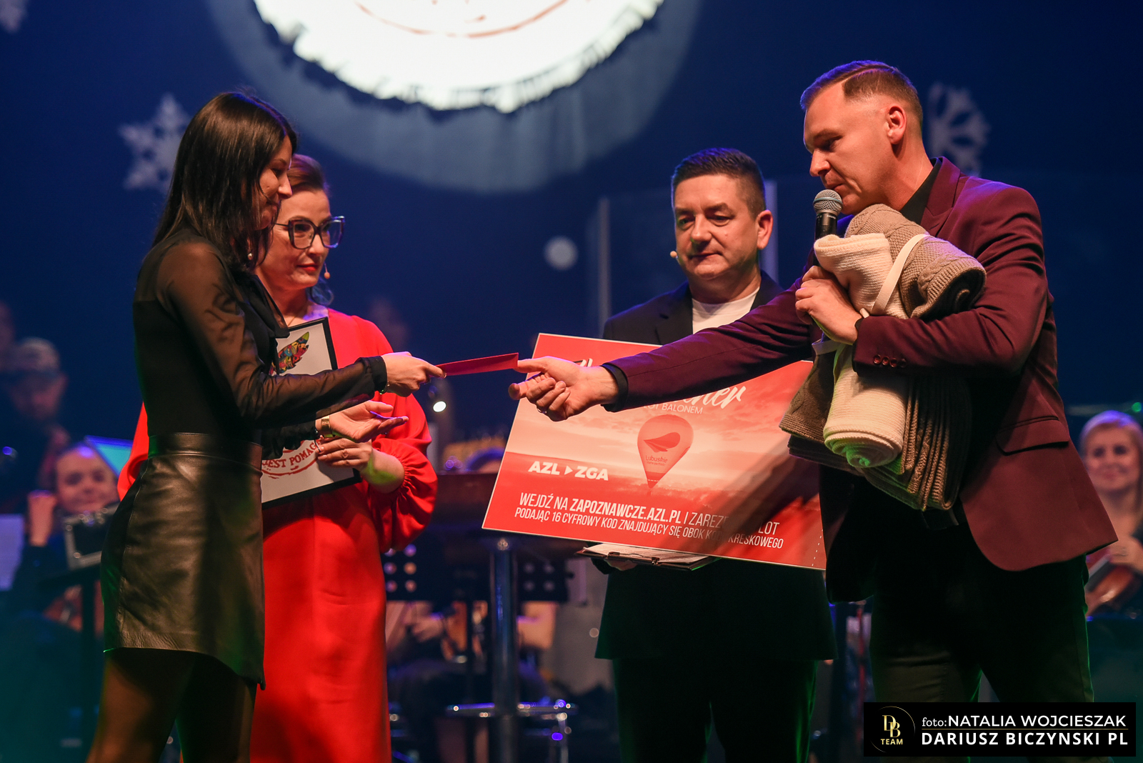 Warto jest pomagać! Wspólnota i dobroczynność w świątecznym klimacie